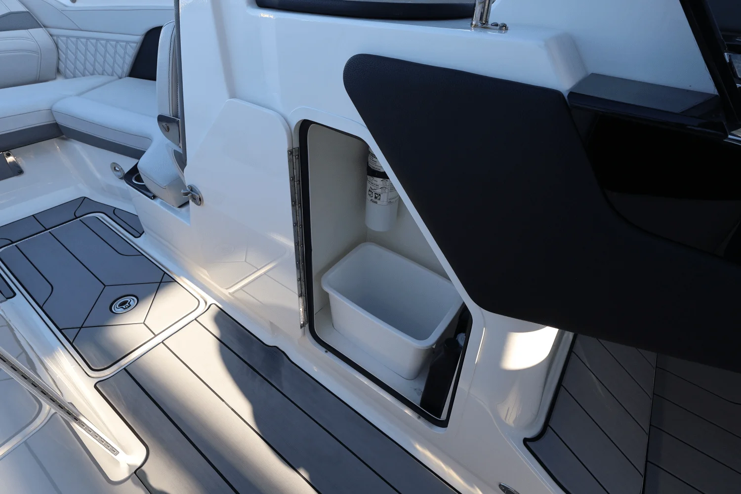 2025 Sea Ray SLX 280 Image Thumbnail #22