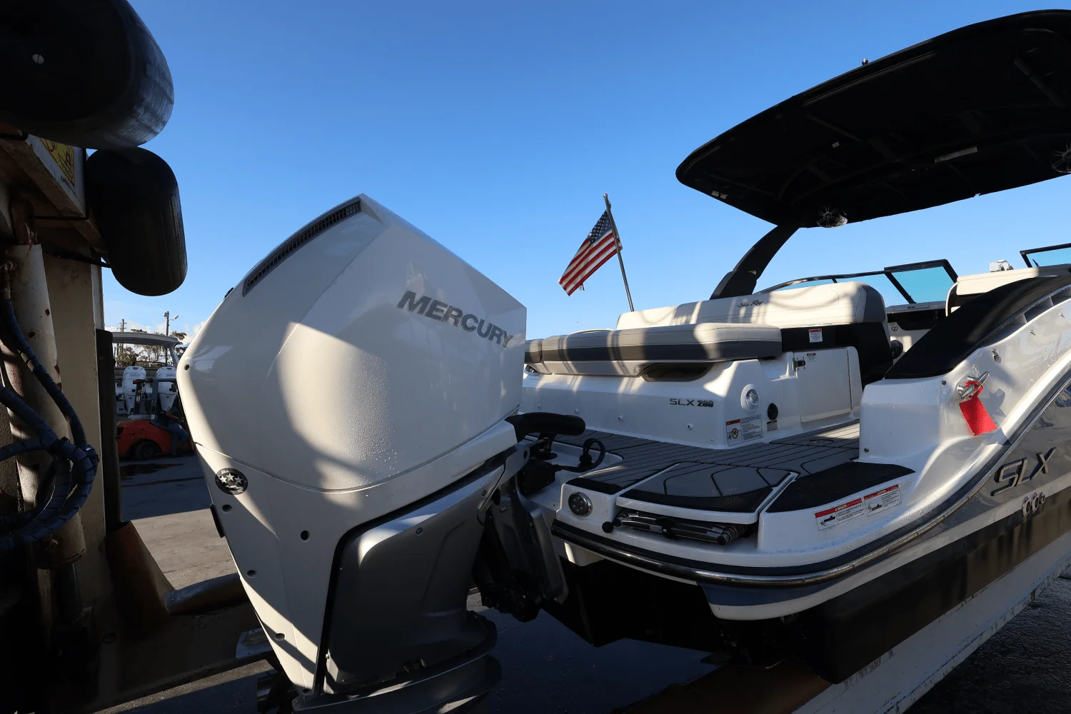 2025 Sea Ray SLX 280 Image Thumbnail #6