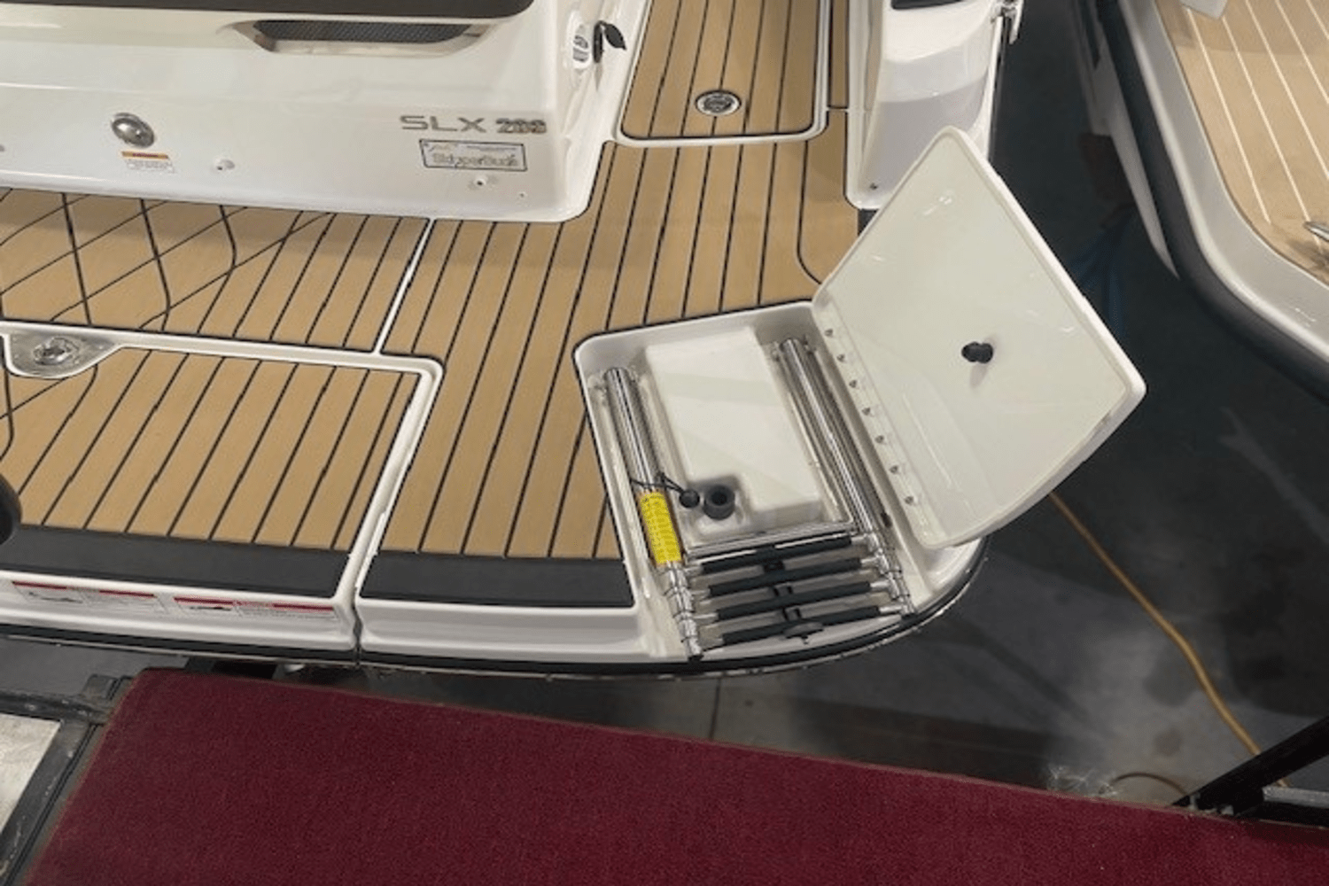 2025 Sea Ray SLX 280 Image Thumbnail #46