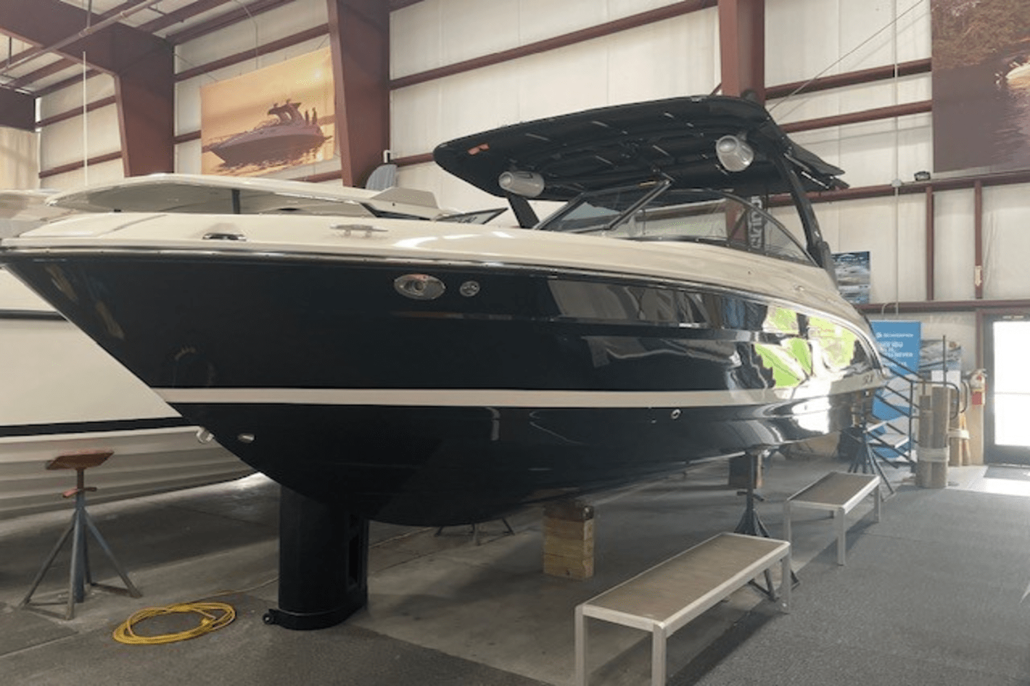 2025 Sea Ray SLX 280 Image Thumbnail #2