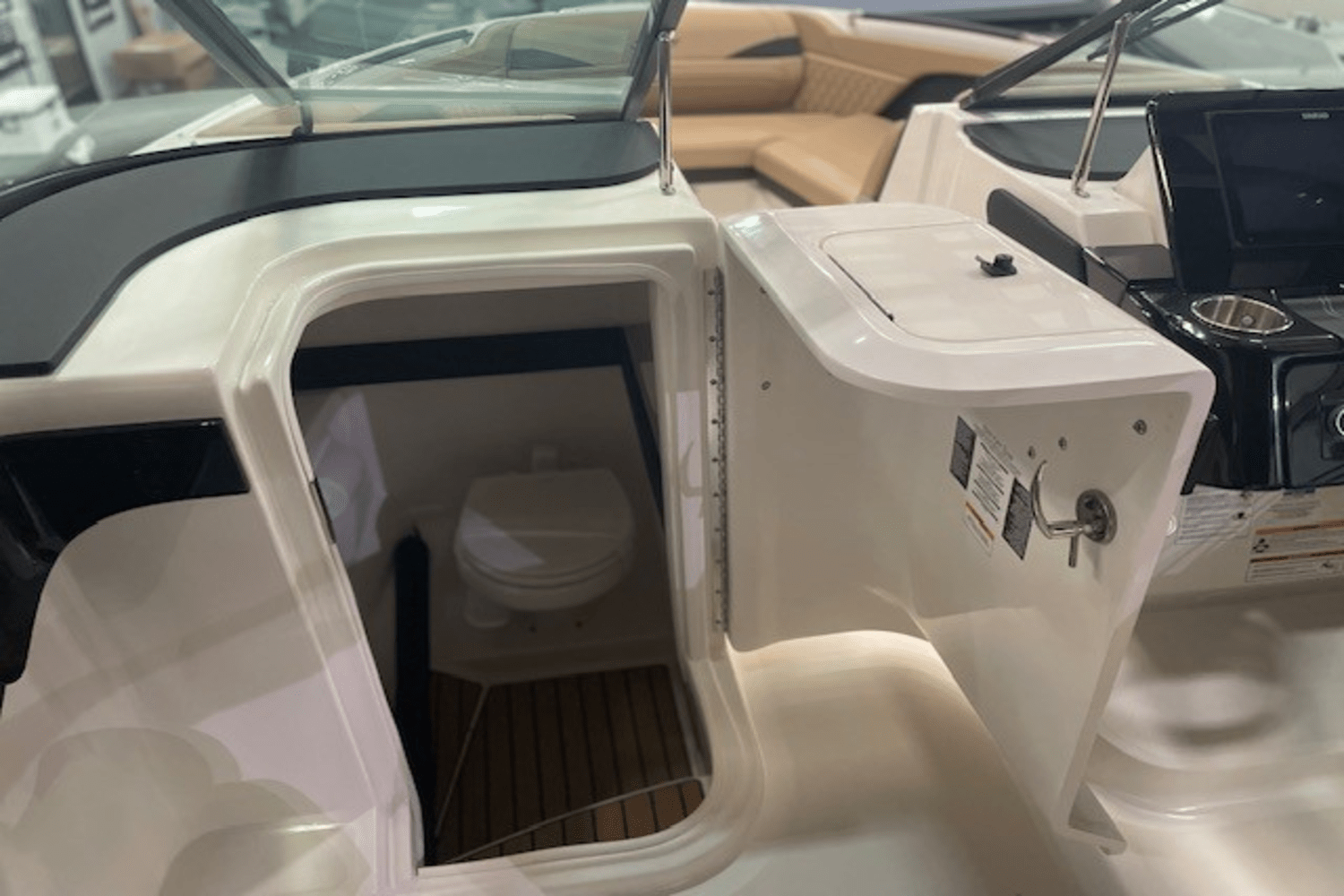2025 Sea Ray SLX 280 Image Thumbnail #22