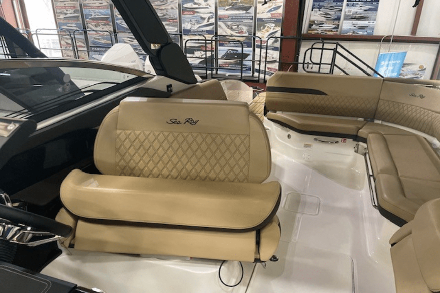 2025 Sea Ray SLX 280 Image Thumbnail #13