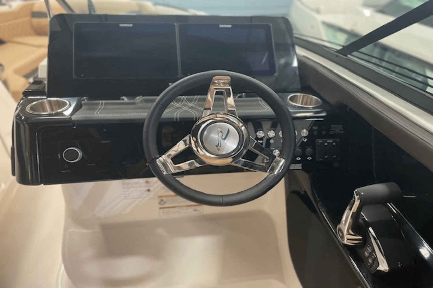 2025 Sea Ray SLX 280 Image Thumbnail #11