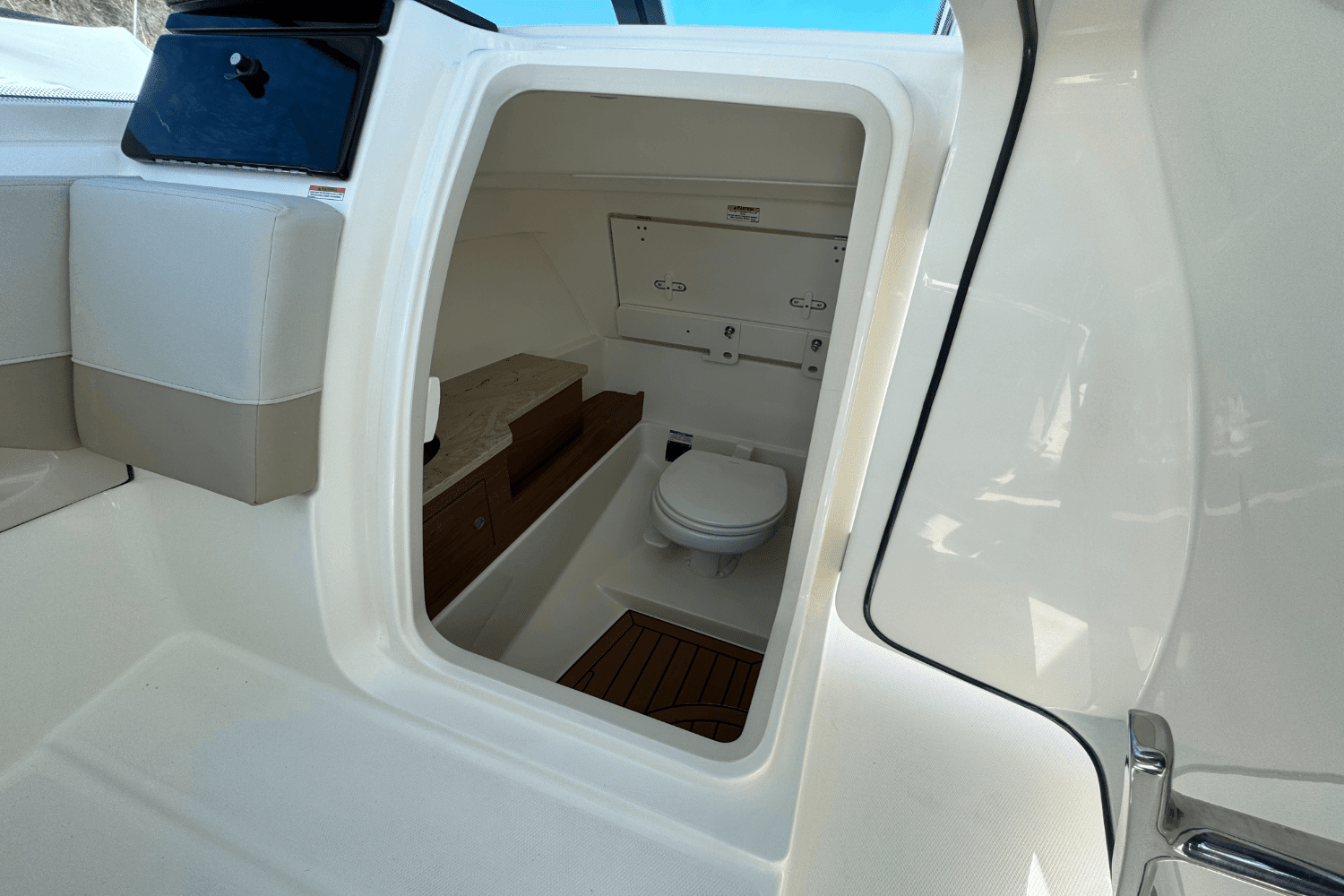 2025 Boston Whaler 280 Vantage Image Thumbnail #50