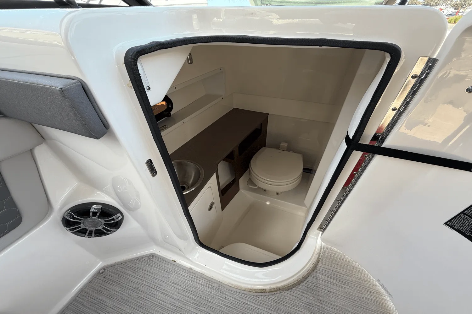 2021 Sea Ray 270 SDX OB Image Thumbnail #15