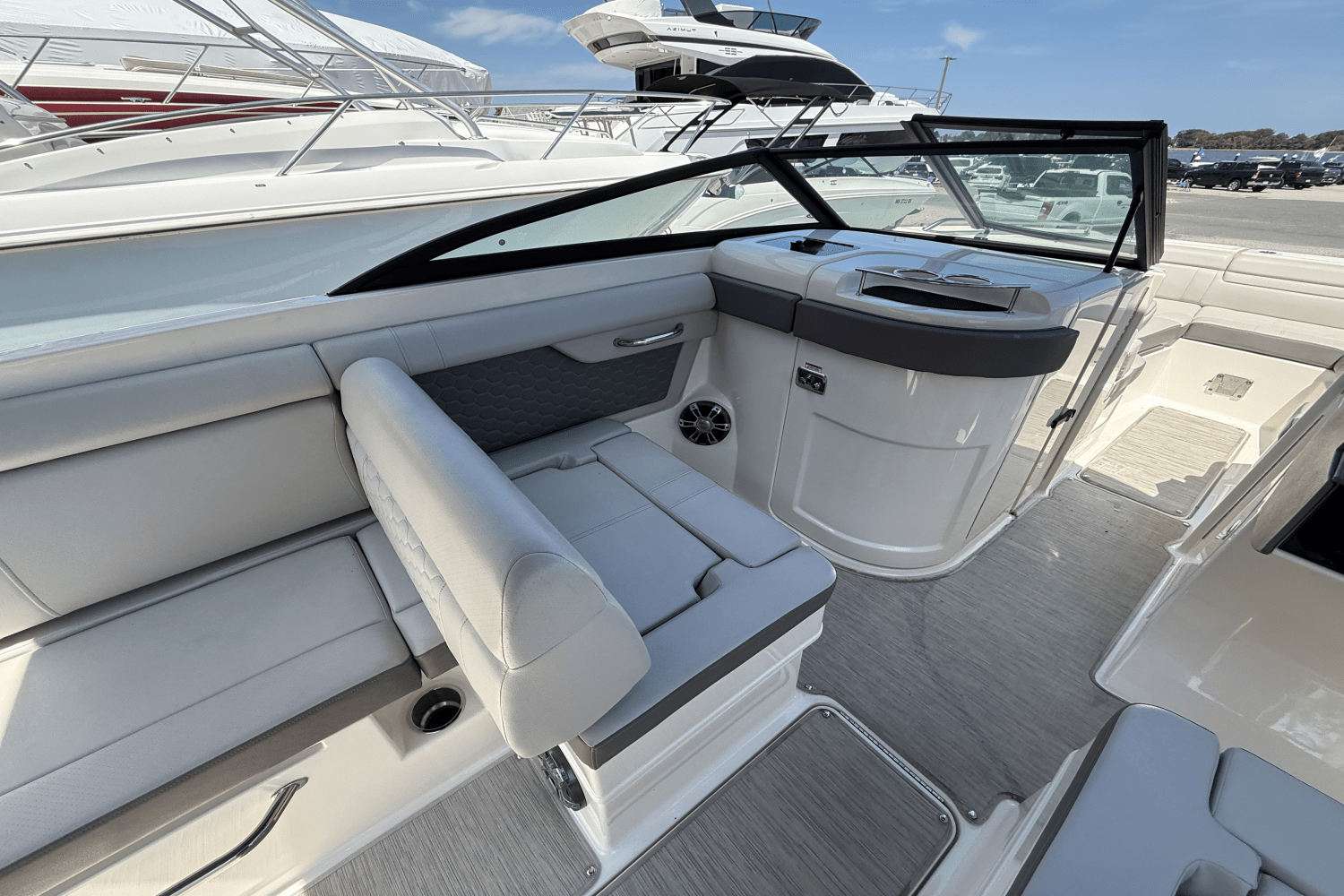 2021 Sea Ray 270 SDX OB Image Thumbnail #11