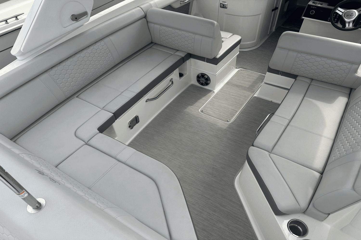 2021 Sea Ray 270 SDX OB Image Thumbnail #8
