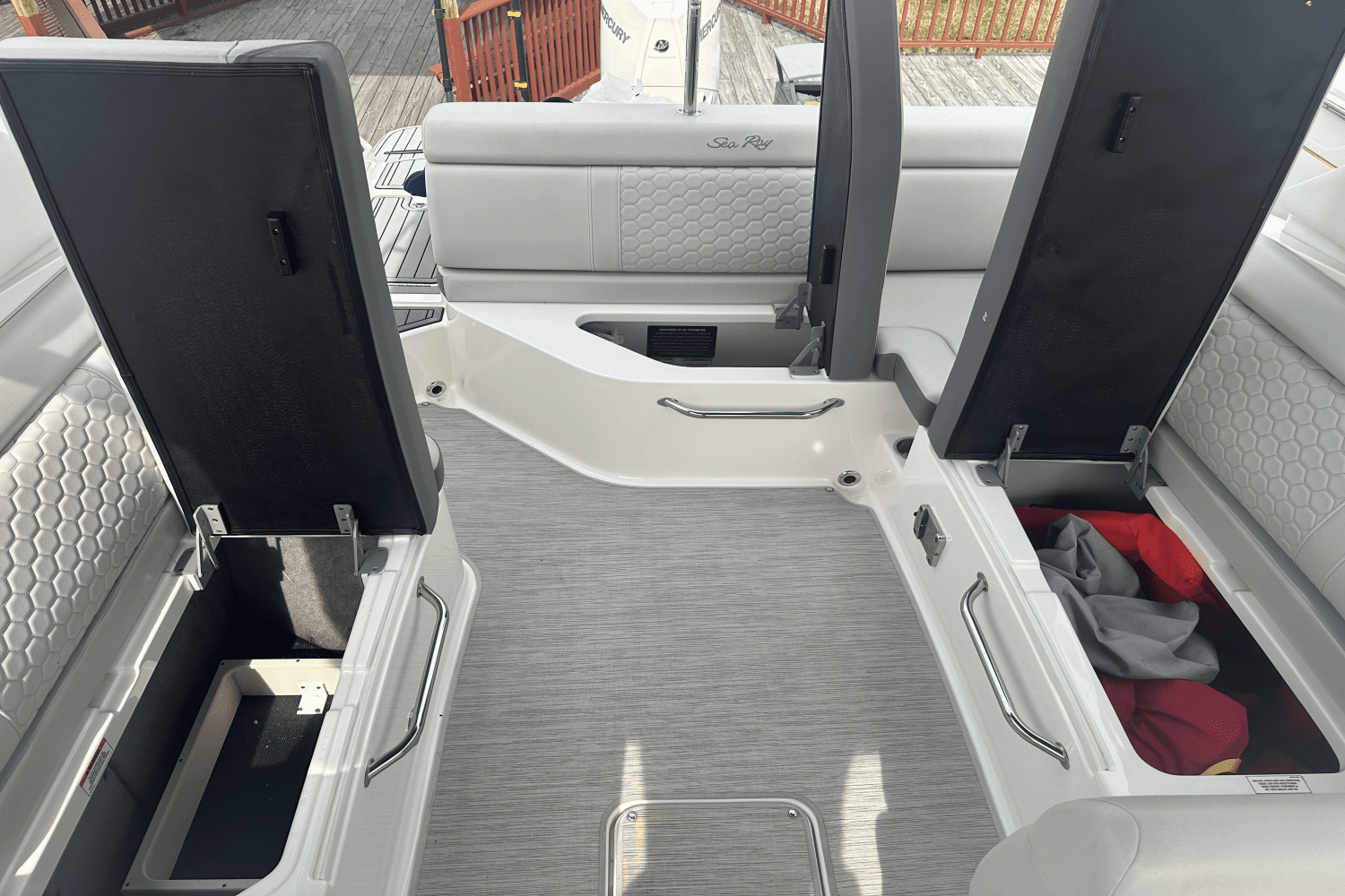 2021 Sea Ray 270 SDX OB Image Thumbnail #16