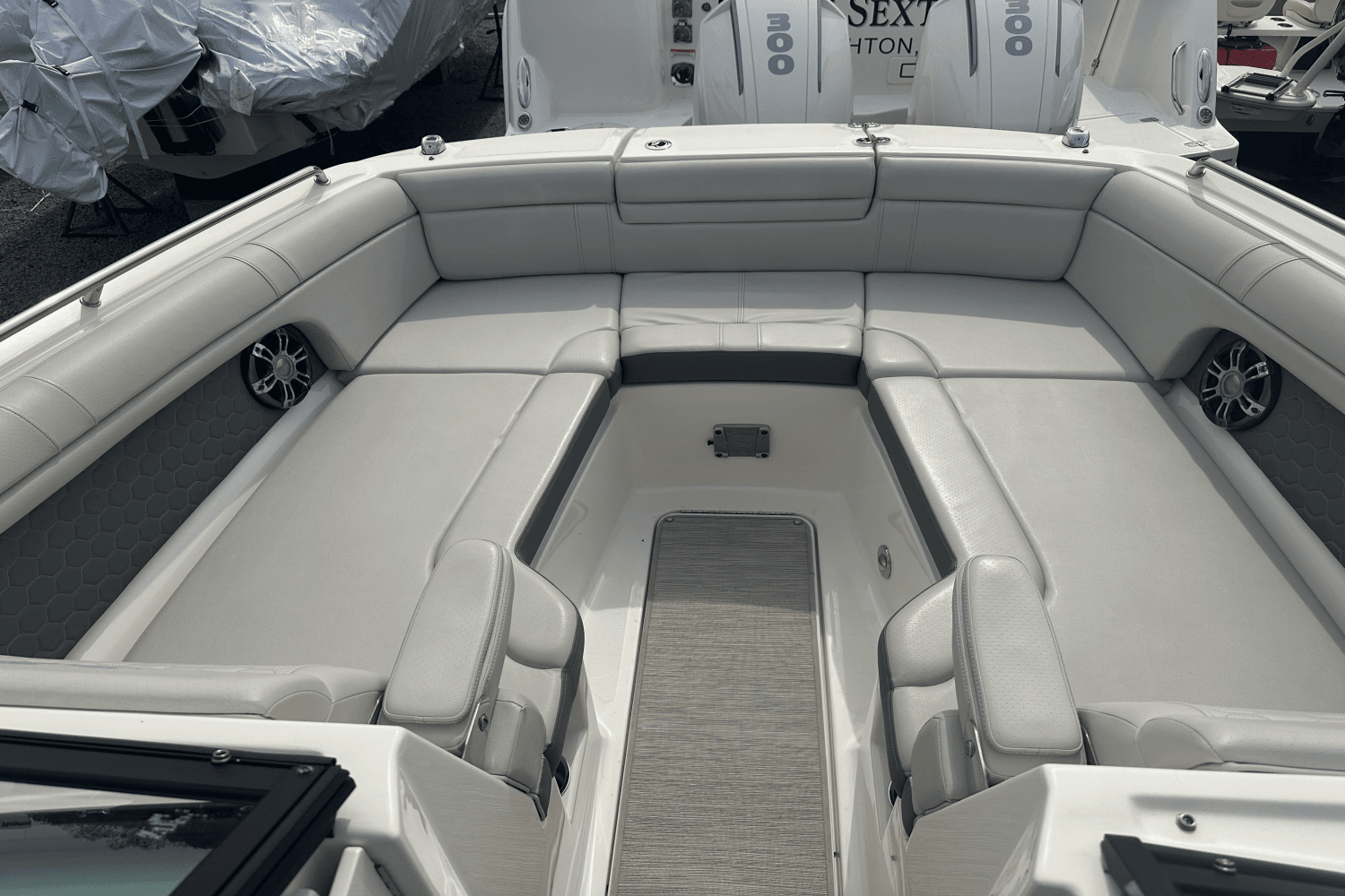 2021 Sea Ray 270 SDX OB Image Thumbnail #17