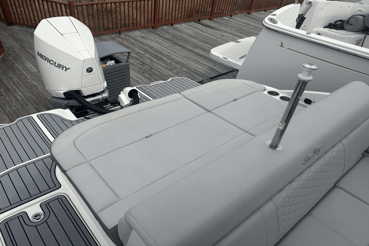 2021 Sea Ray 270 SDX OB Image Thumbnail #5