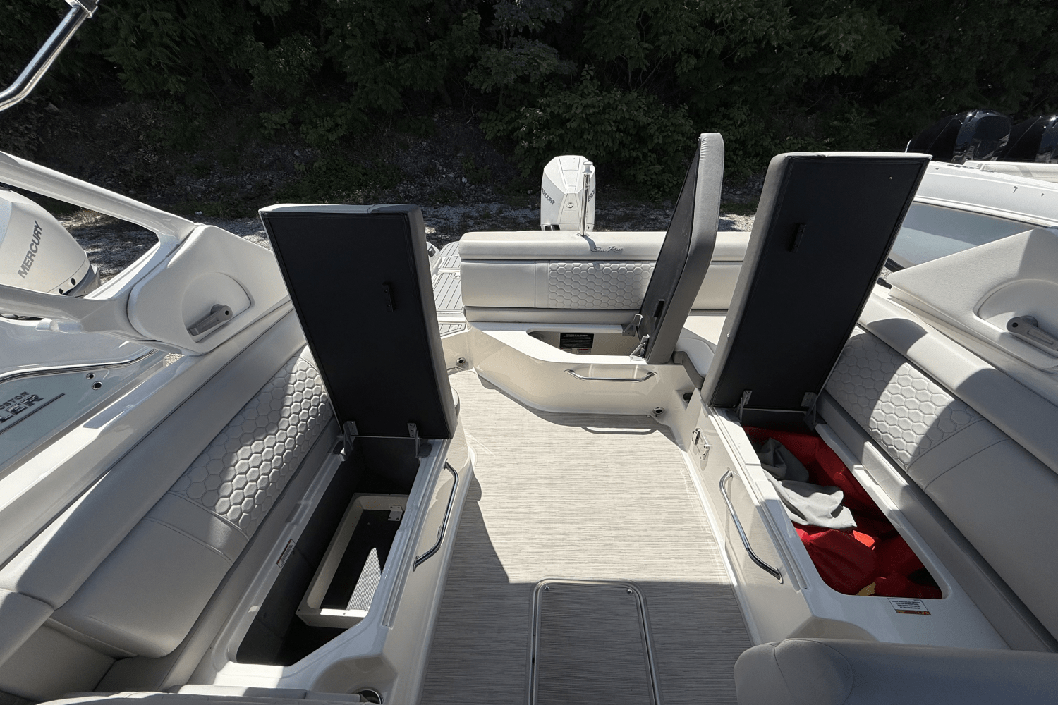 2021 Sea Ray 270 SDX OB Image Thumbnail #12