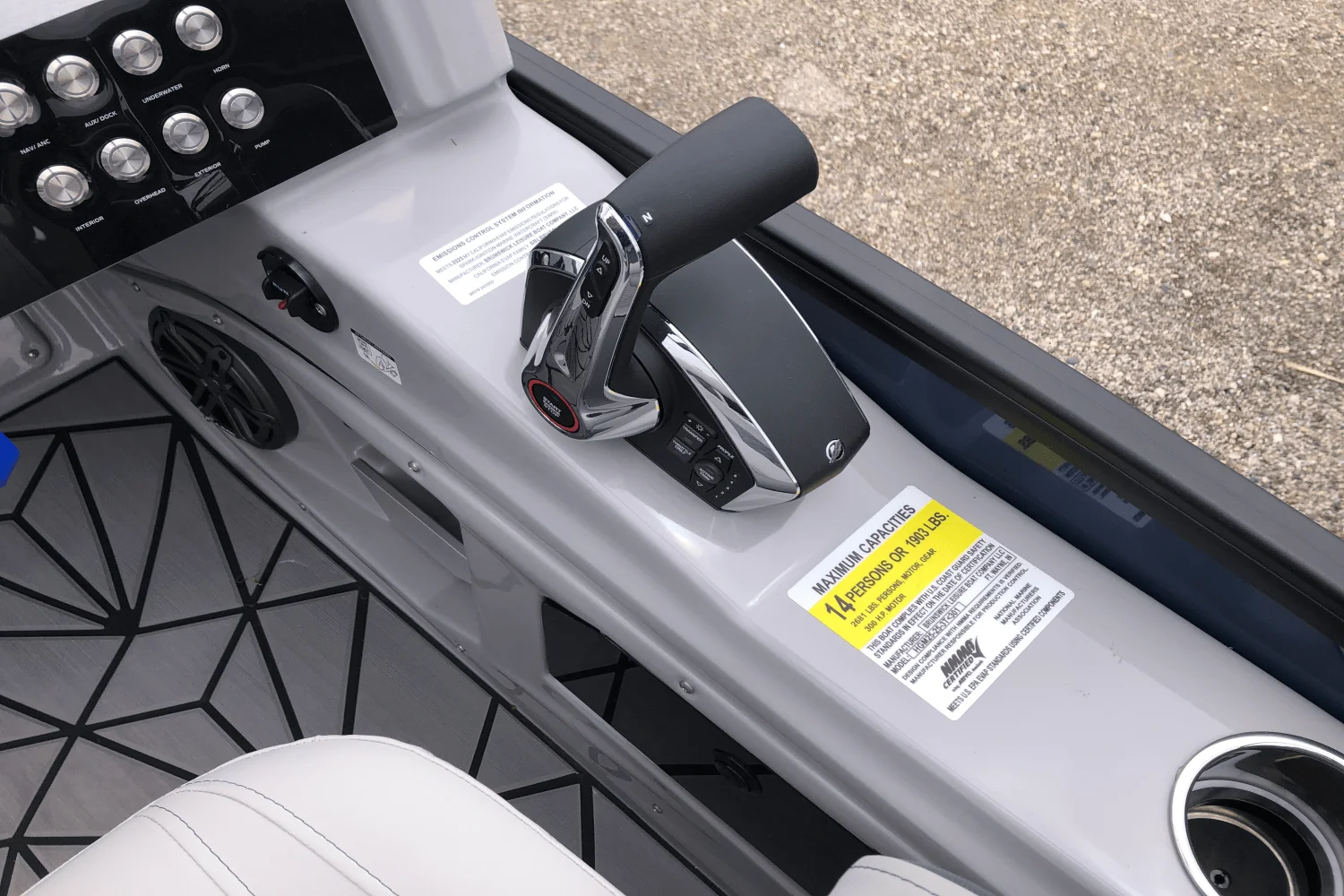 2025 Harris Grand Mariner 250 Image Thumbnail #8