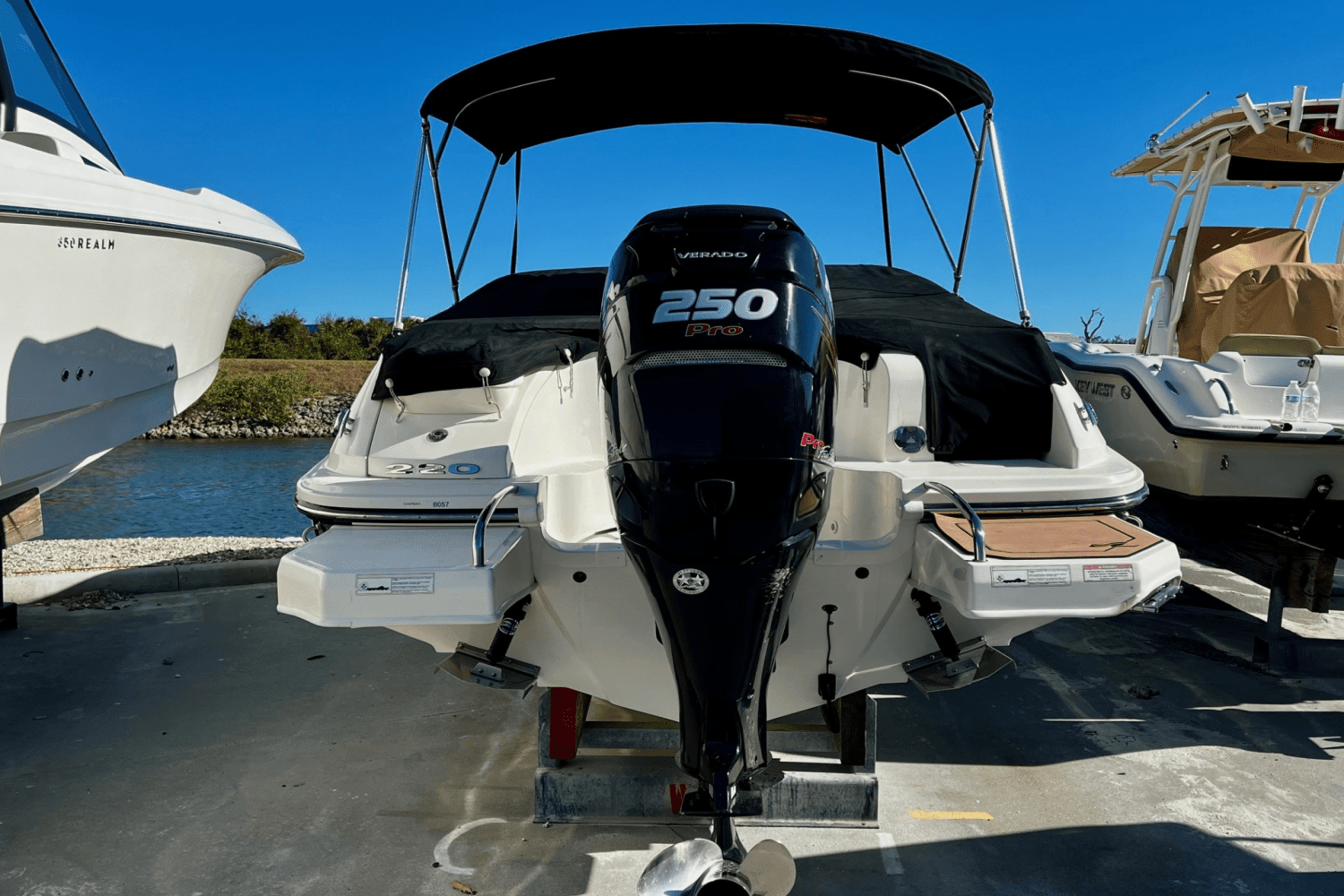 2014 Sea Ray 220 SUNDECK OUTBOARD Image Thumbnail #3