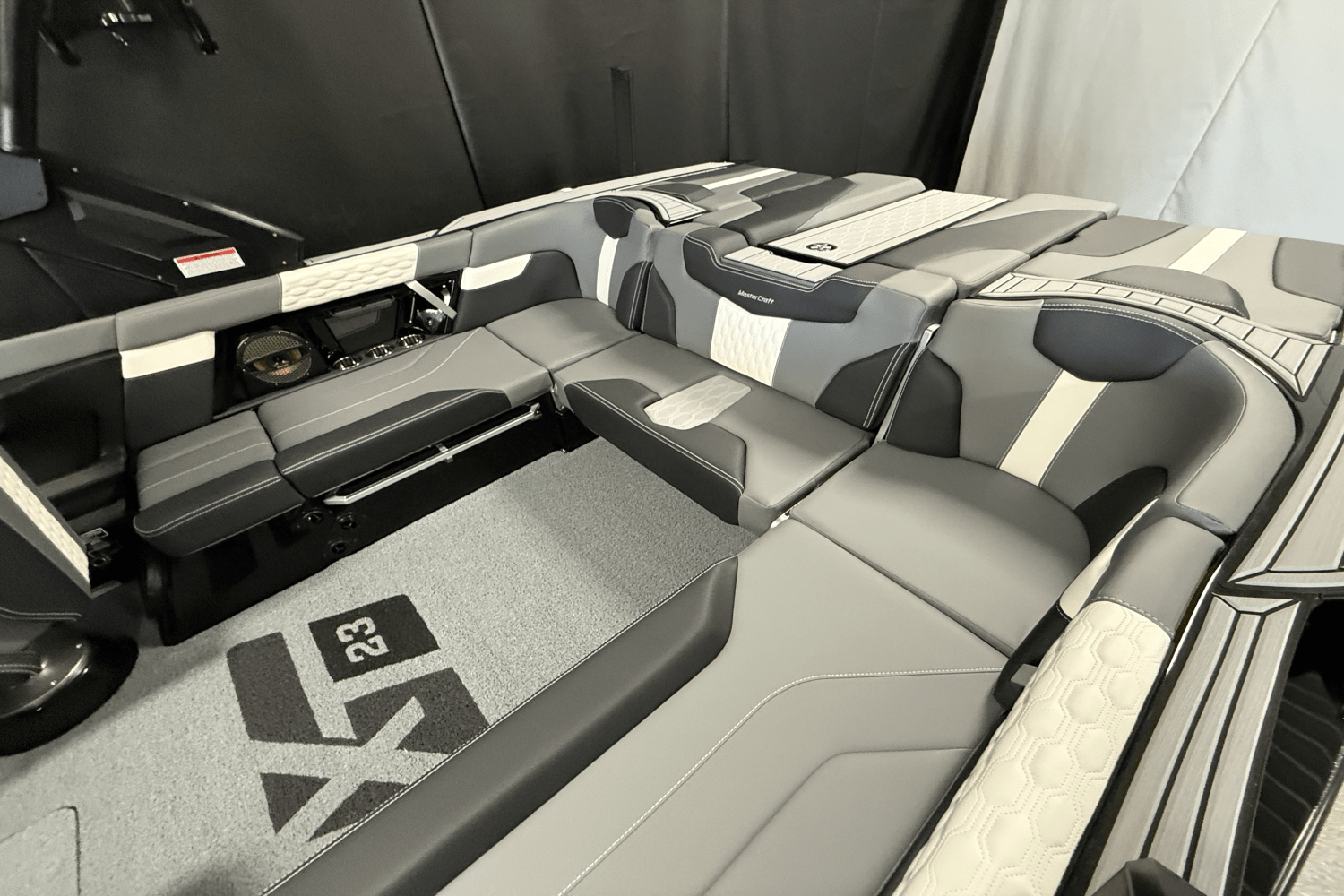 2025 Mastercraft XT23 Image Thumbnail #10
