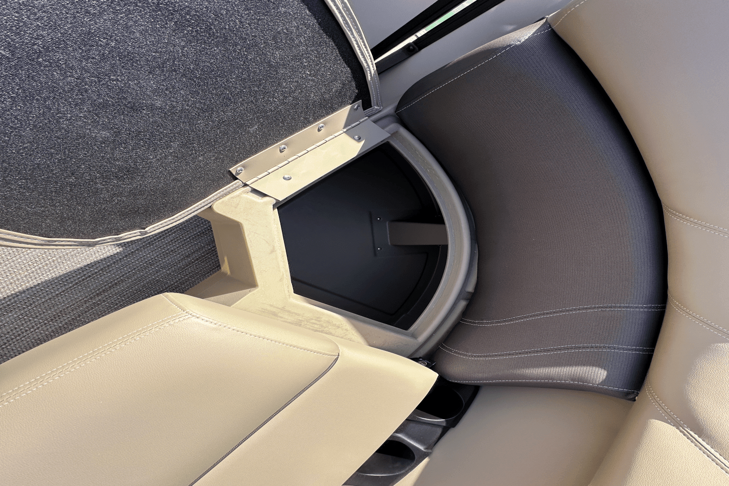 2025 Sylvan MIRAGE 822 Image Thumbnail #17