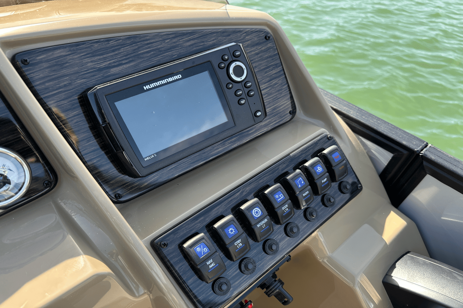 2025 Sylvan MIRAGE 822 Image Thumbnail #25