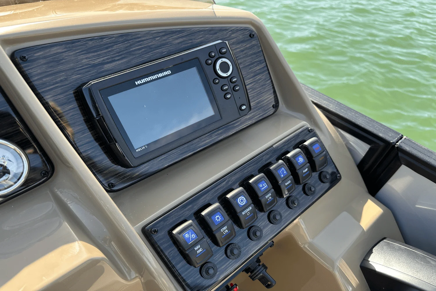 2025 Sylvan MIRAGE 822 Image Thumbnail #25