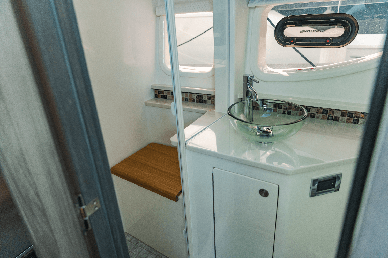 2025 Sea Ray Sundancer 370 Outboard Image Thumbnail #38