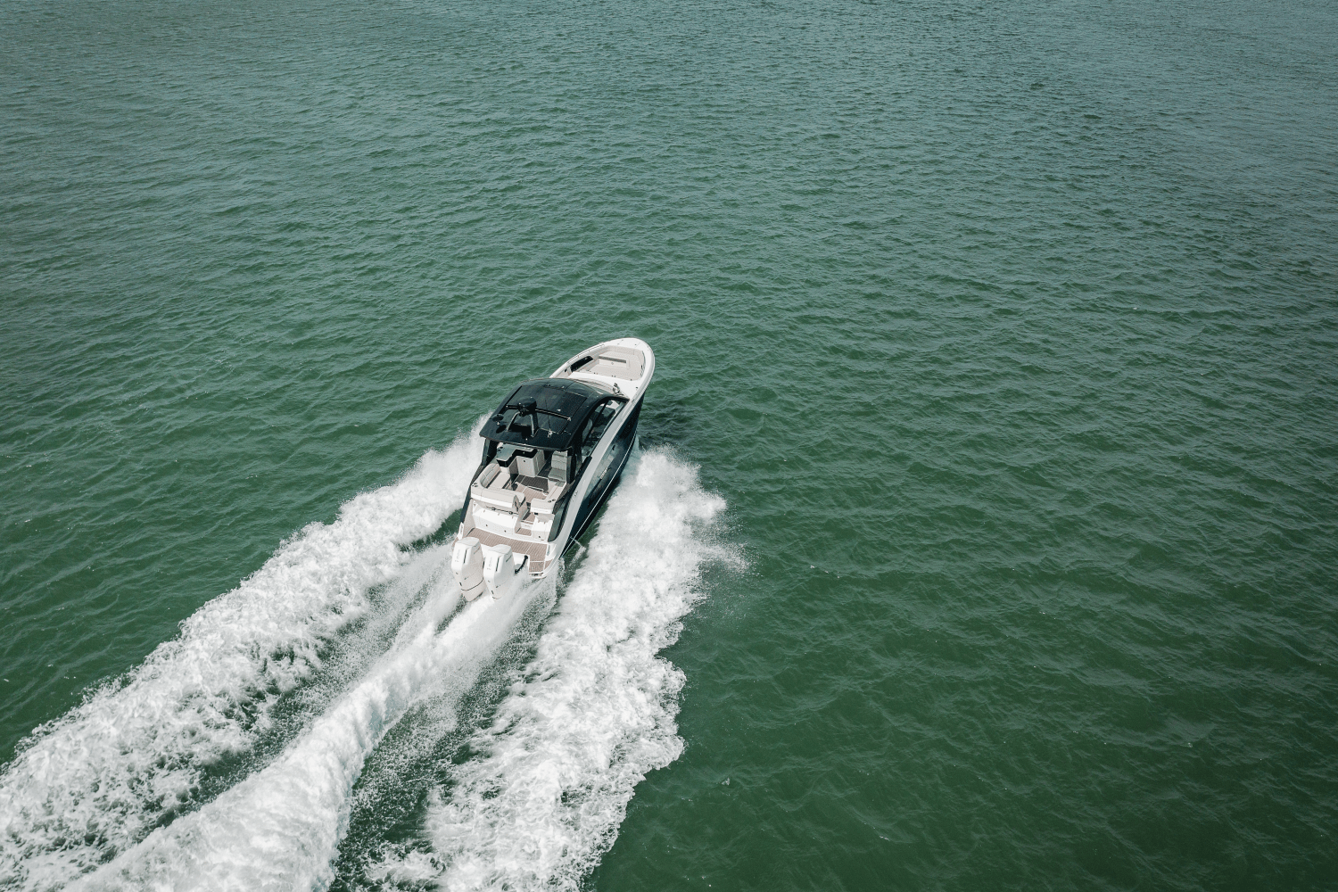 2025 Sea Ray Sundancer 370 Outboard Image Thumbnail #57