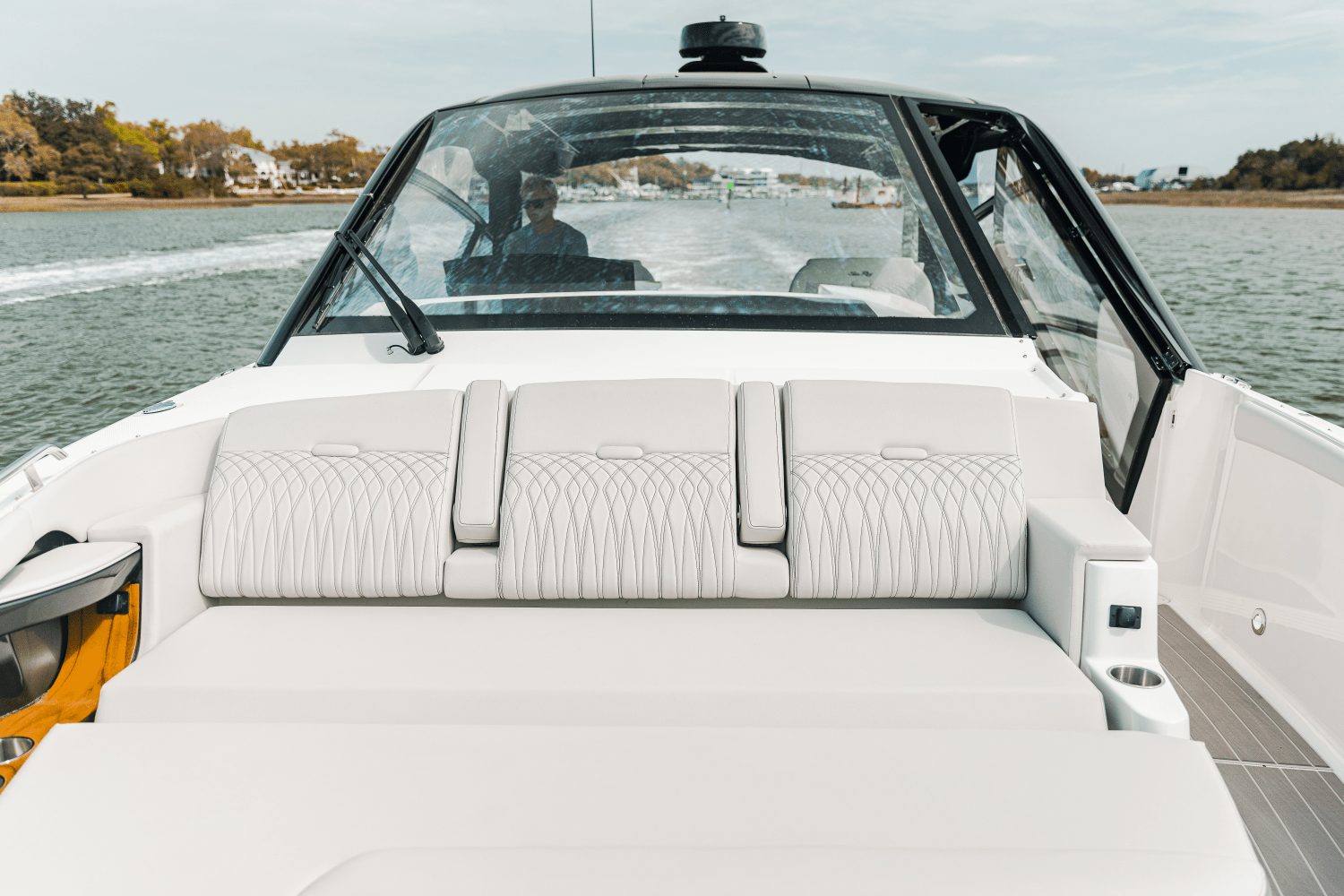 2025 Sea Ray Sundancer 370 Outboard Image Thumbnail #18