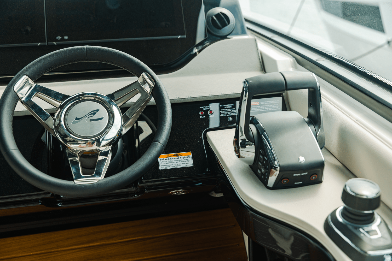 2025 Sea Ray Sundancer 370 Outboard Image Thumbnail #40