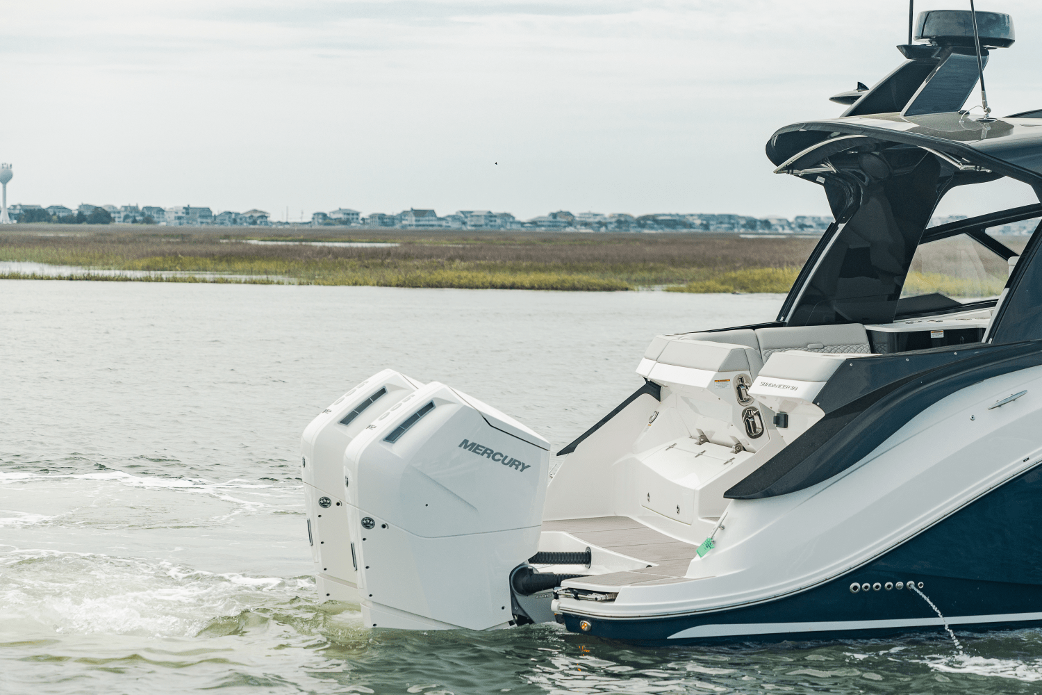 2025 Sea Ray Sundancer 370 Outboard Image Thumbnail #1