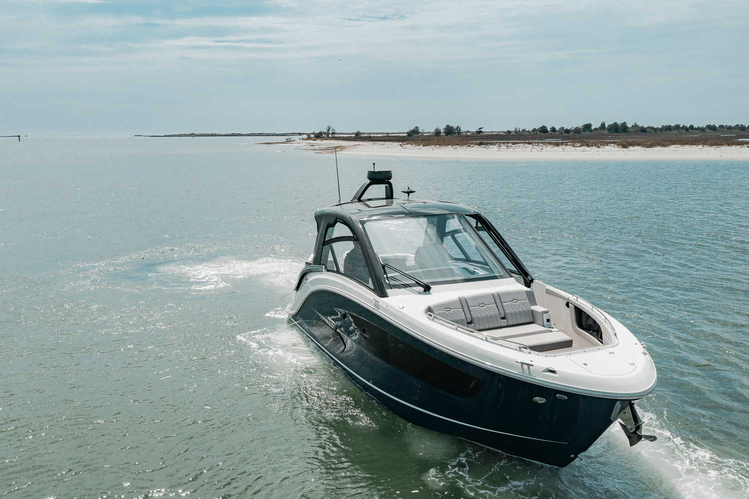 2025 Sea Ray Sundancer 370 Outboard Image Thumbnail #50
