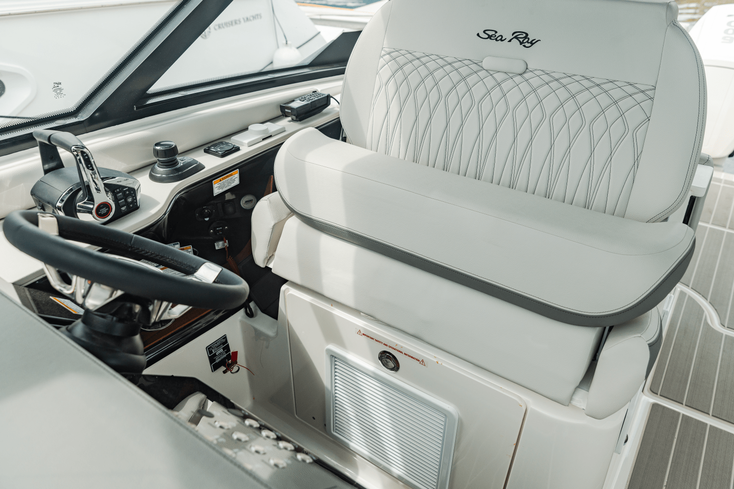 2025 Sea Ray Sundancer 370 Outboard Image Thumbnail #43