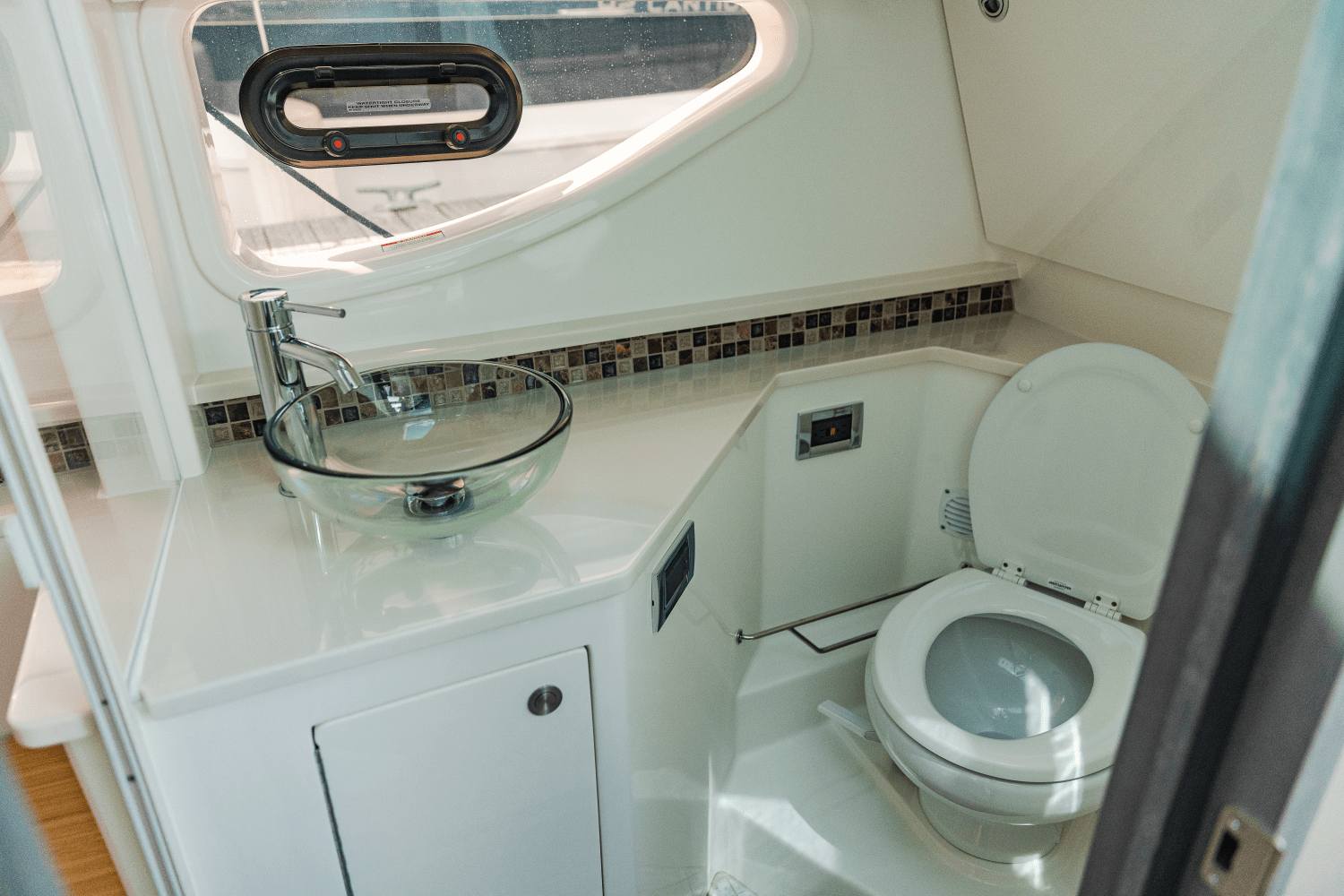 2025 Sea Ray Sundancer 370 Outboard Image Thumbnail #29