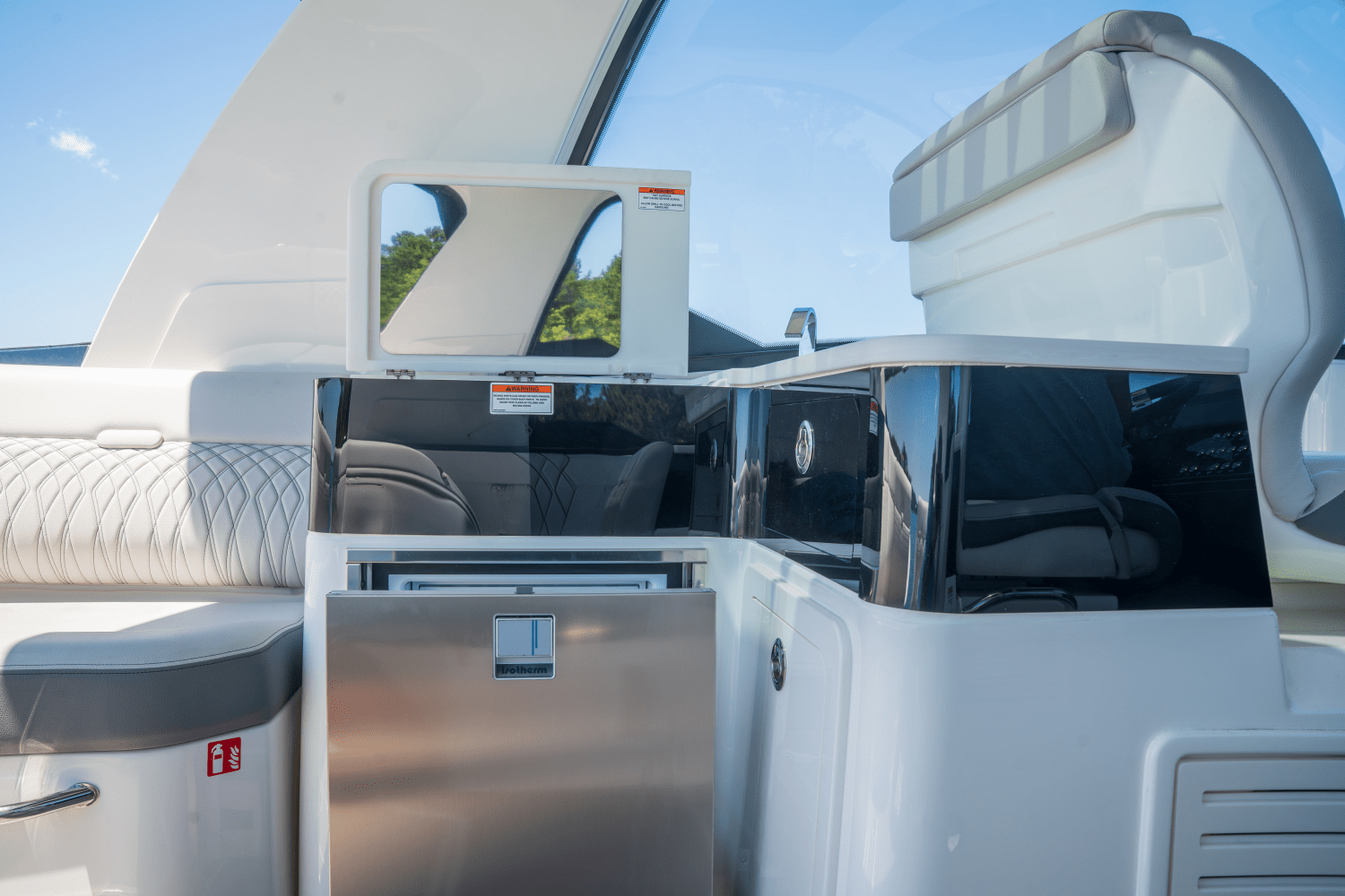 2025 Sea Ray Sundancer 370 Outboard Image Thumbnail #8