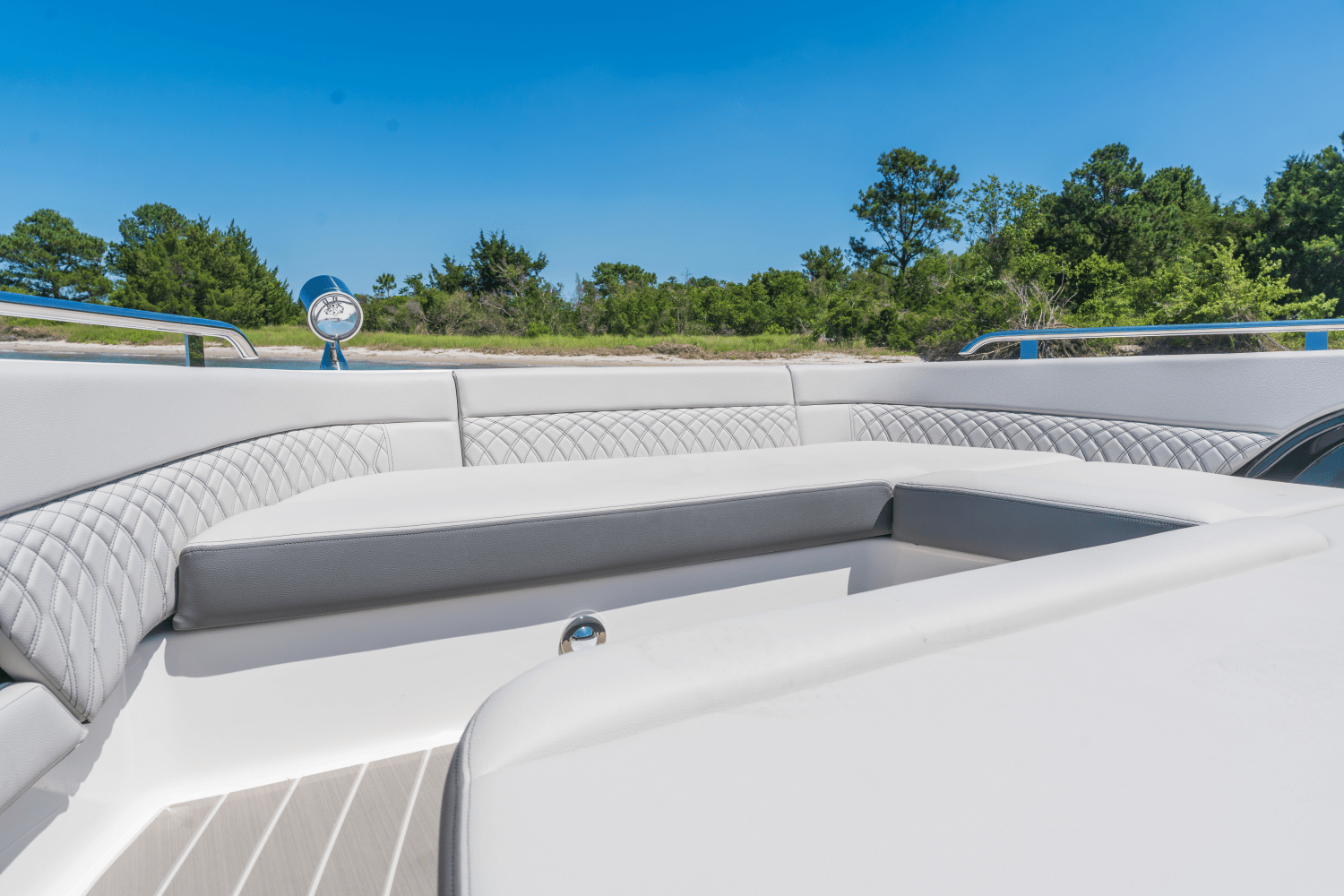 2025 Sea Ray Sundancer 370 Outboard Image Thumbnail #5