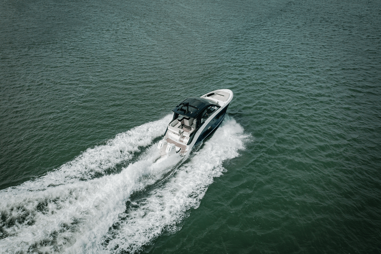2025 Sea Ray Sundancer 370 Outboard Image Thumbnail #56