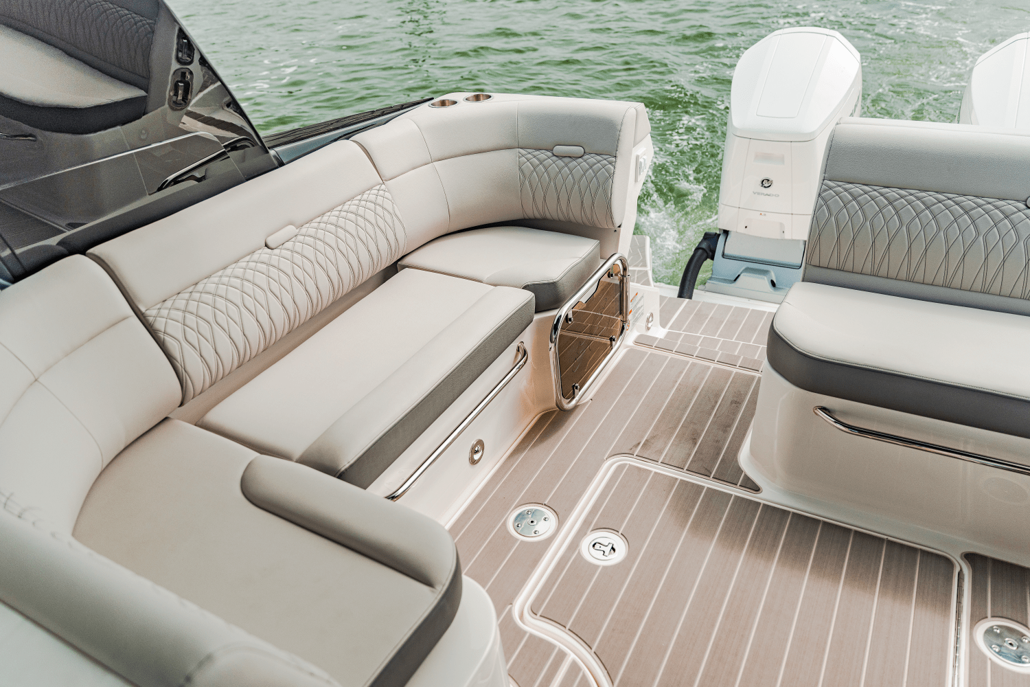 2025 Sea Ray Sundancer 370 Outboard Image Thumbnail #8