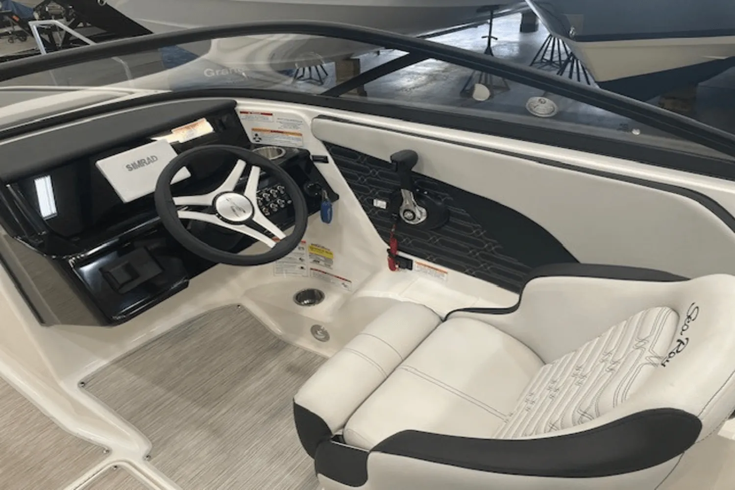 2025 Sea Ray SPX 190 Image Thumbnail #16