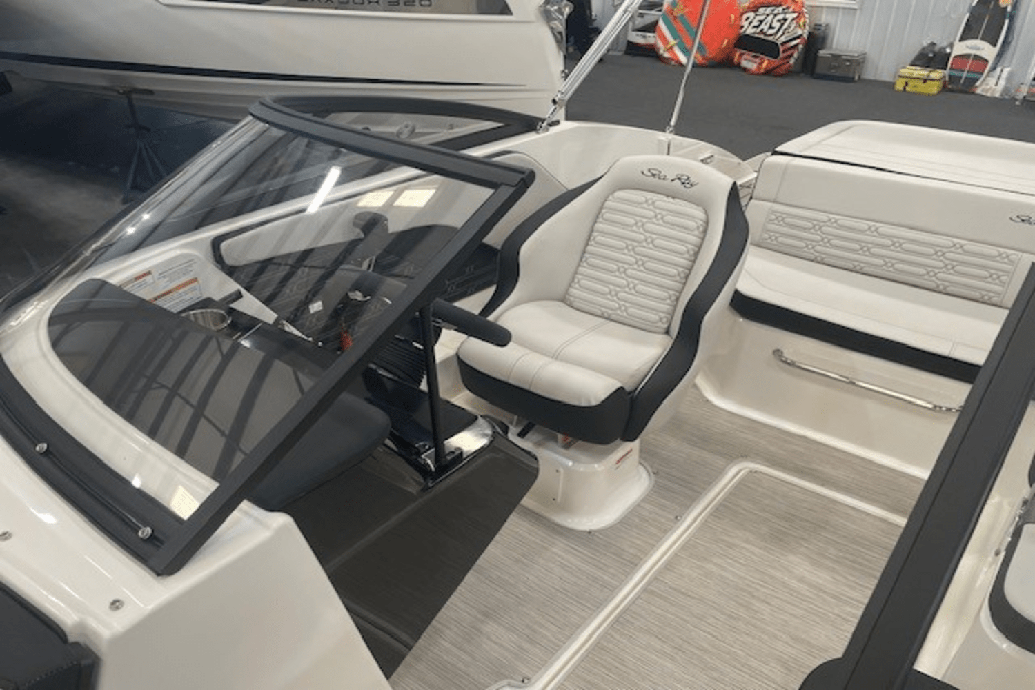 2025 Sea Ray SPX 190 Image Thumbnail #40