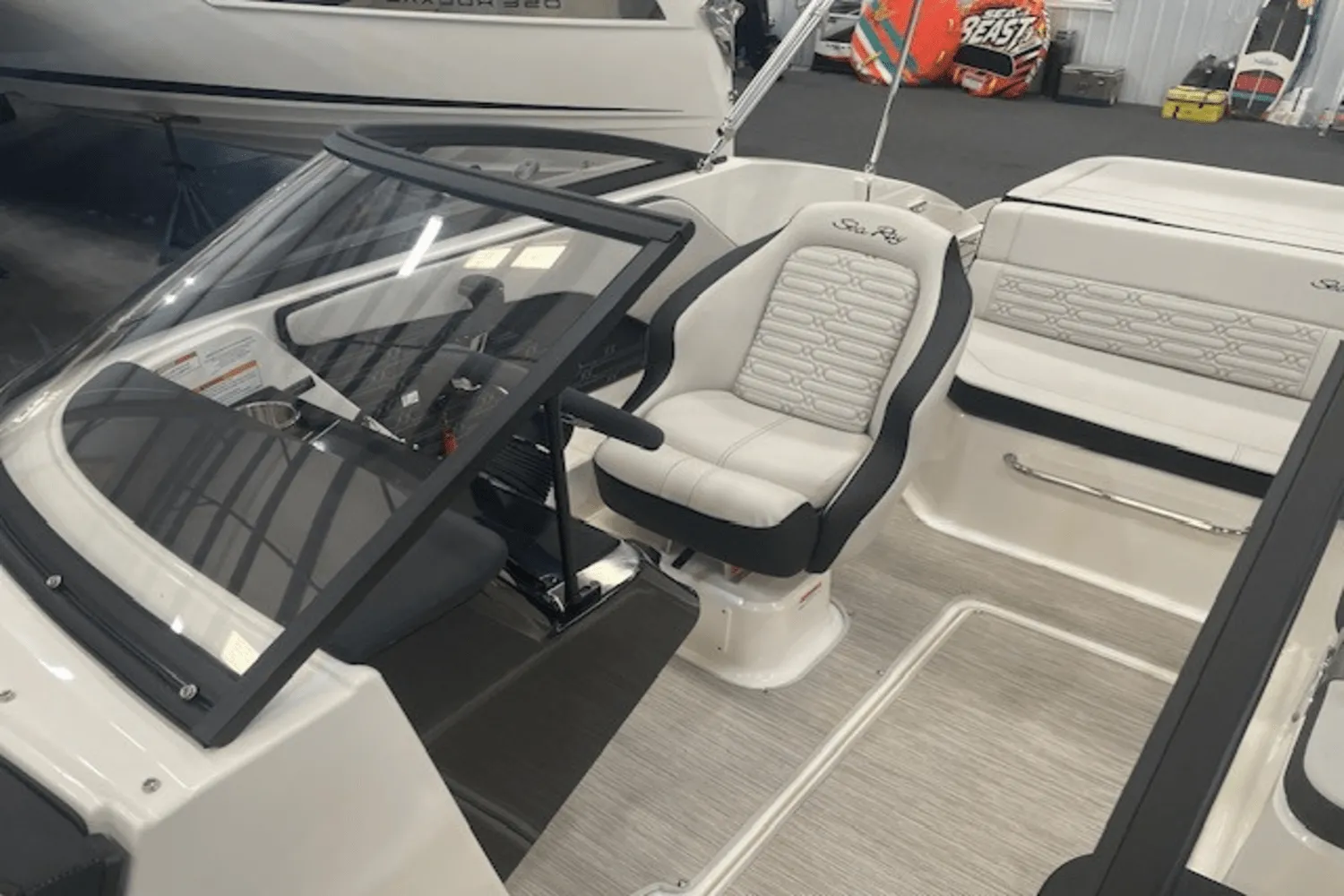 2025 Sea Ray SPX 190 Image Thumbnail #40