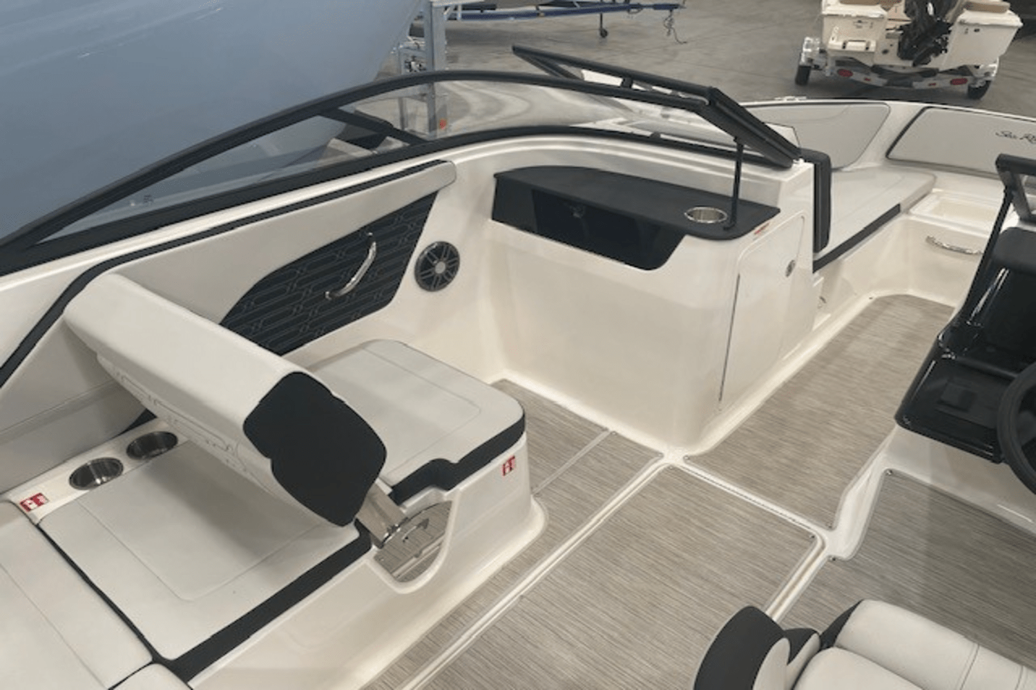 2025 Sea Ray SPX 190 Image Thumbnail #25
