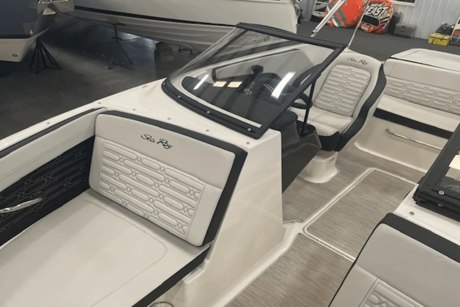 2025 Sea Ray SPX 190 Image Thumbnail #32