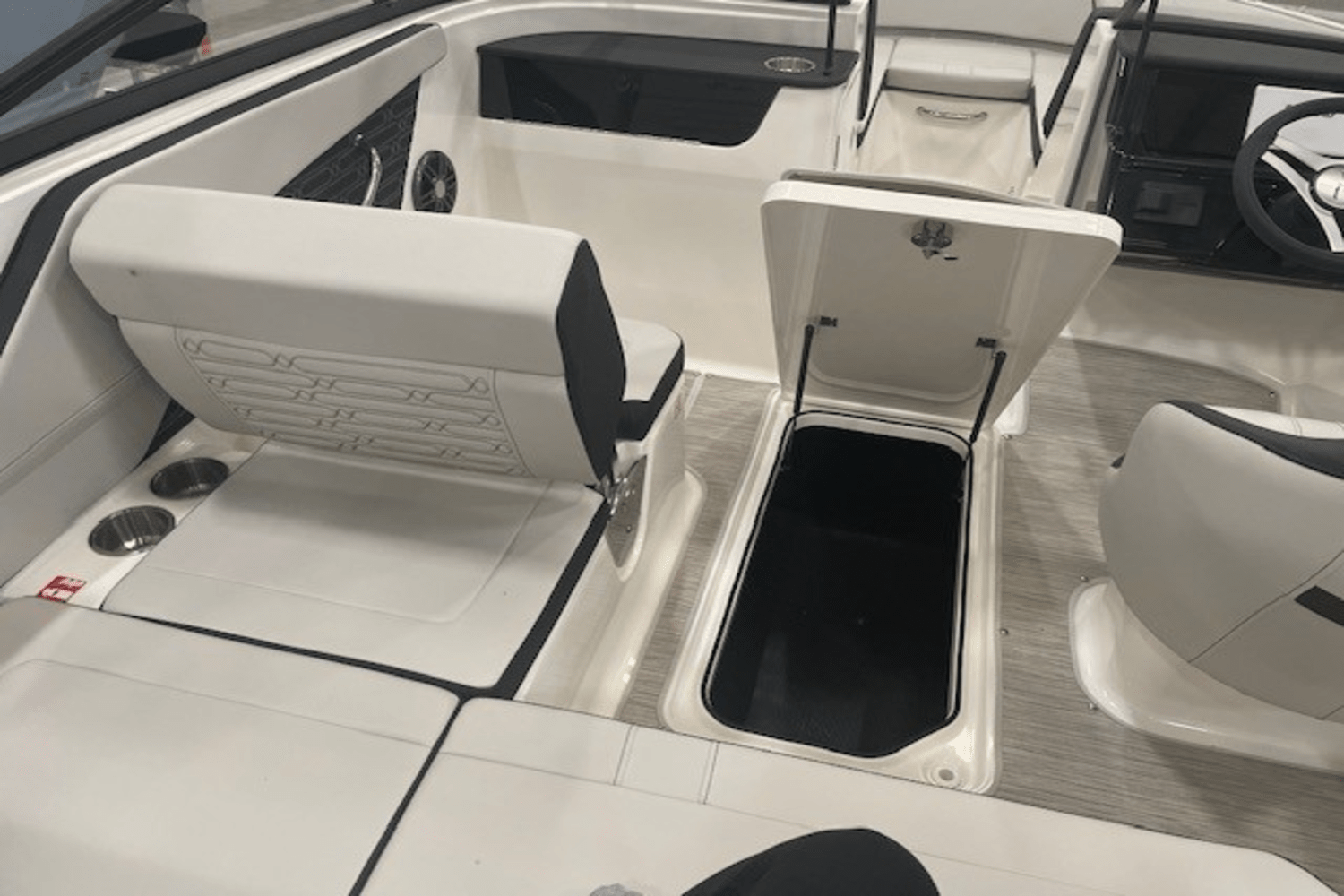 2025 Sea Ray SPX 190 Image Thumbnail #30
