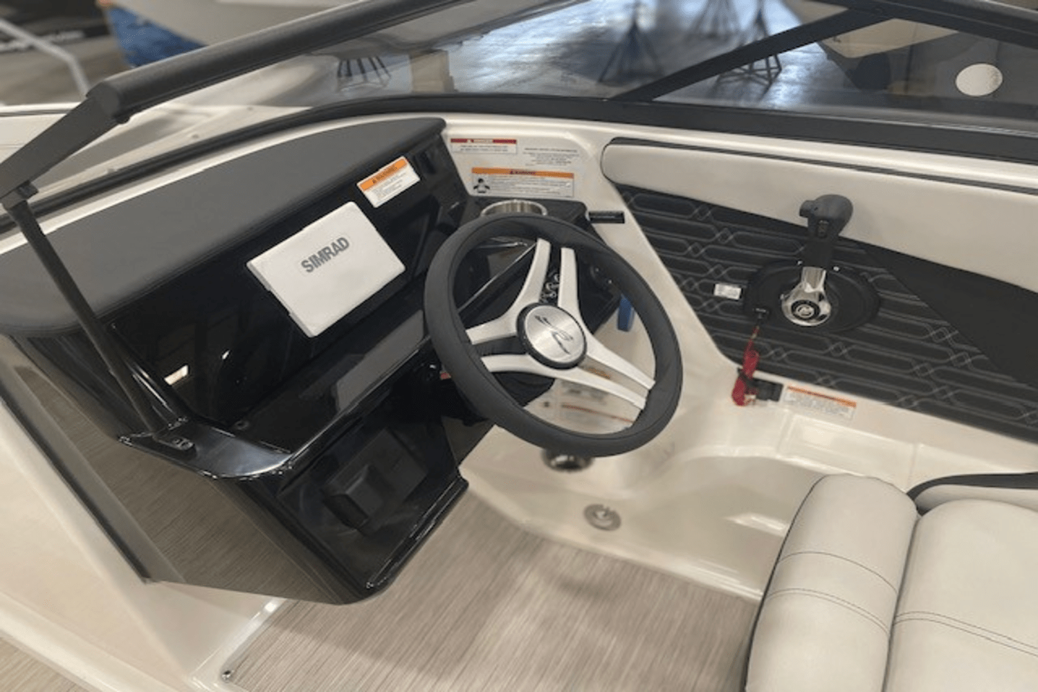 2025 Sea Ray SPX 190 Image Thumbnail #19