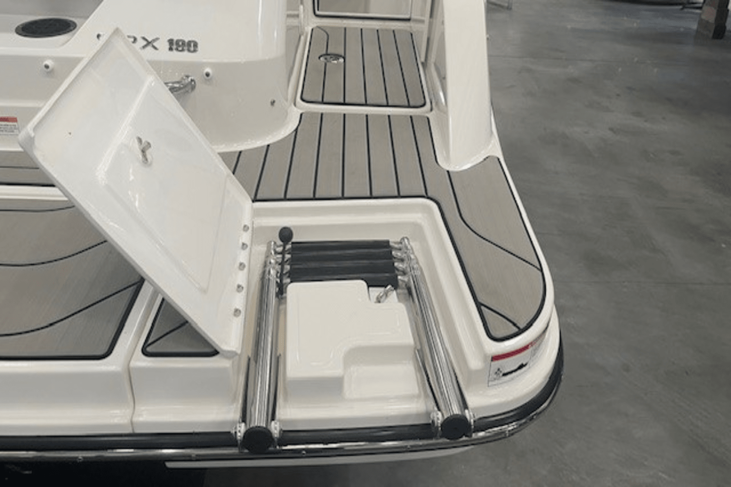 2025 Sea Ray SPX 190 Image Thumbnail #8