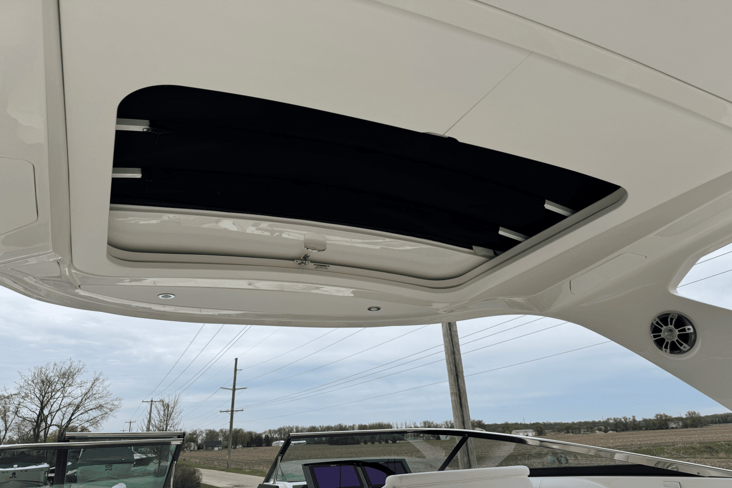 2025 Sea Ray SLX 310 Image Thumbnail #4