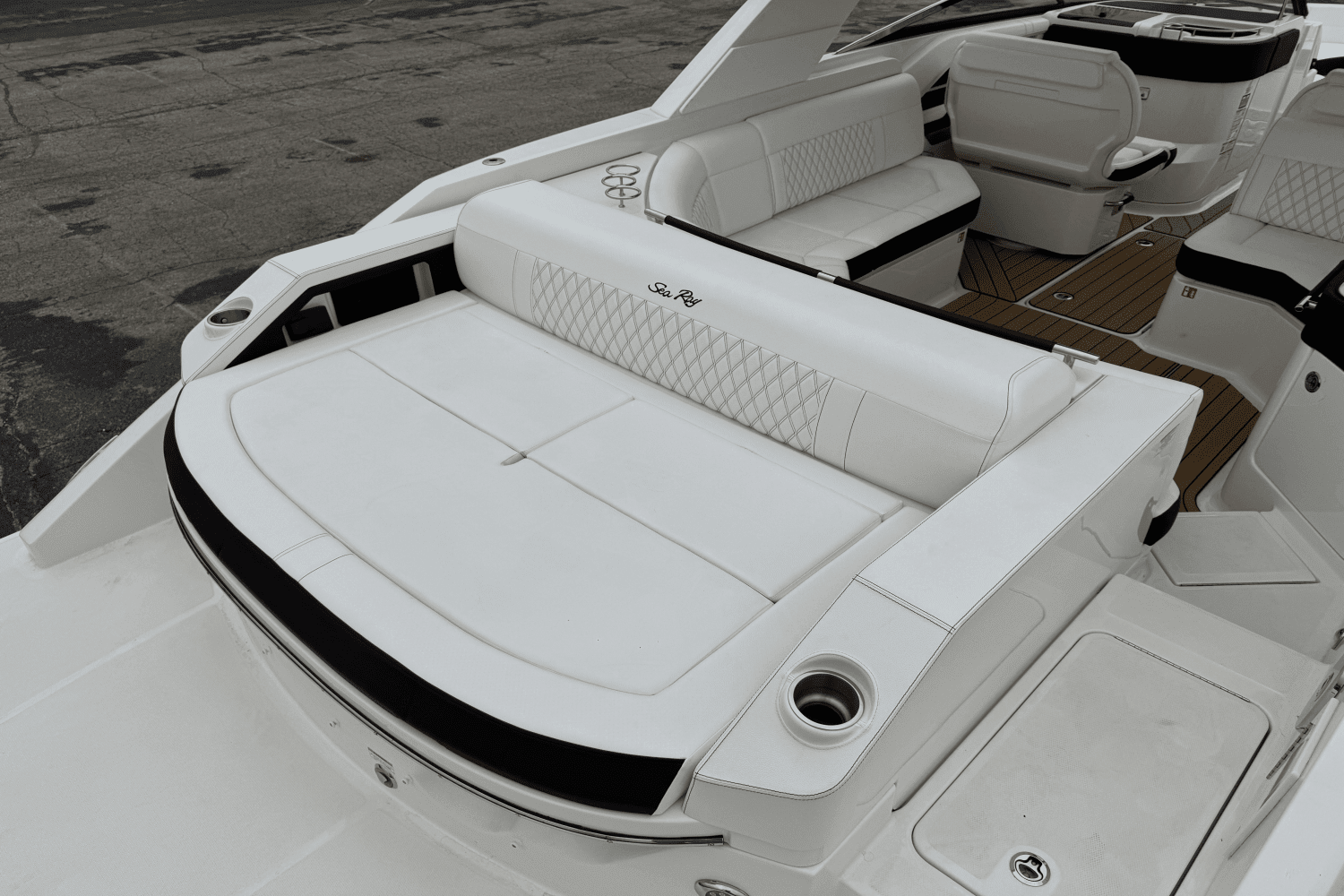 2025 Sea Ray SLX 310 Image Thumbnail #10