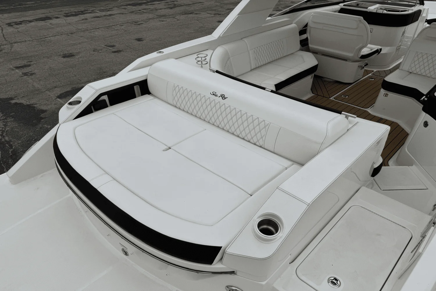 2025 Sea Ray SLX 310 Image Thumbnail #10