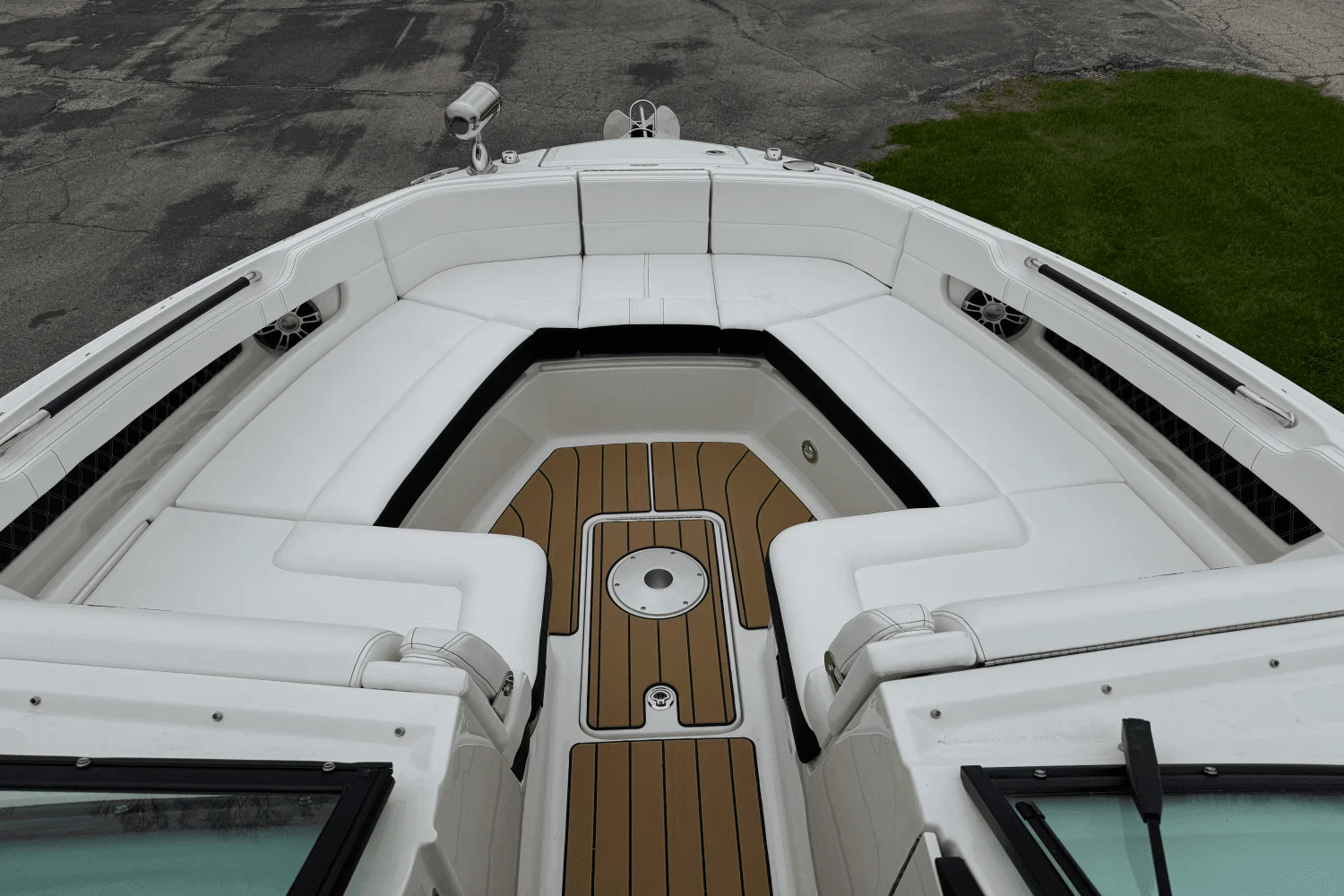 2025 Sea Ray SLX 310 Image Thumbnail #2