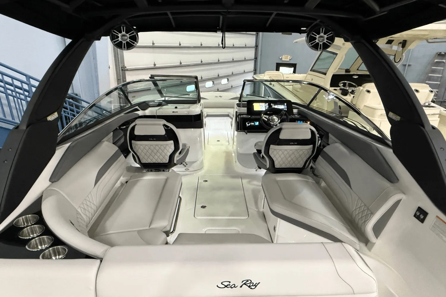 2025 Sea Ray SLX 260 Image Thumbnail #12