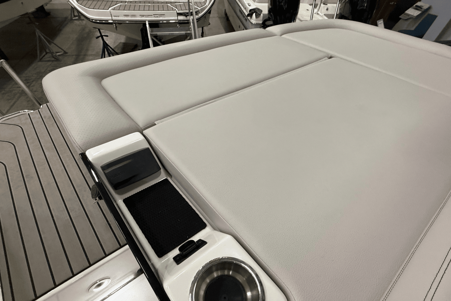 2025 Sea Ray
                                                             SLX 260 Image Thumbnail #12
