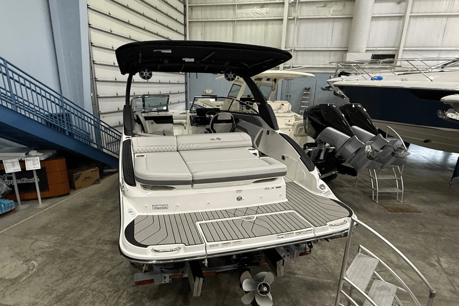 2025 Sea Ray SLX 260 Image Thumbnail #3