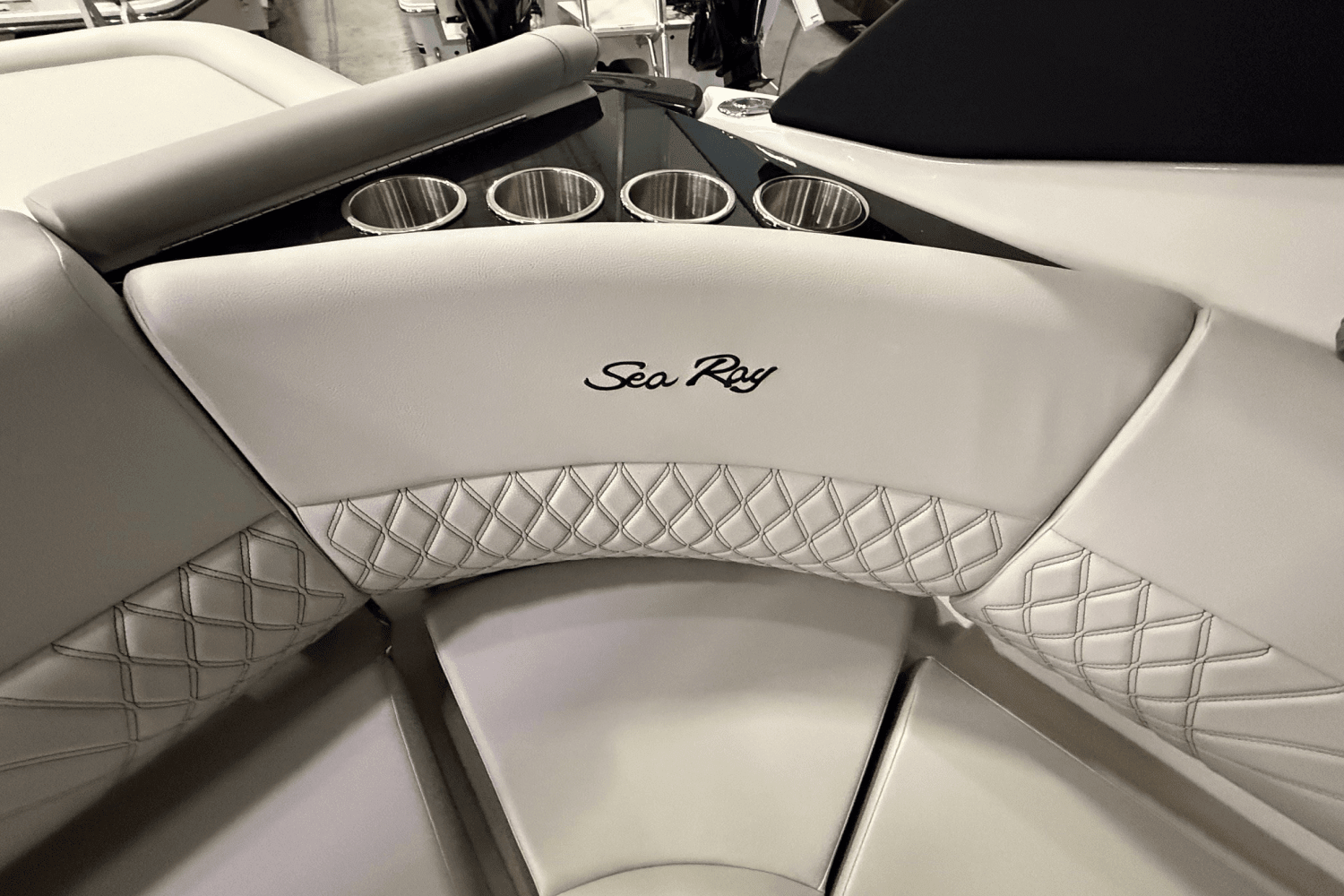 2025 Sea Ray
                                                             SLX 260 Image Thumbnail #3