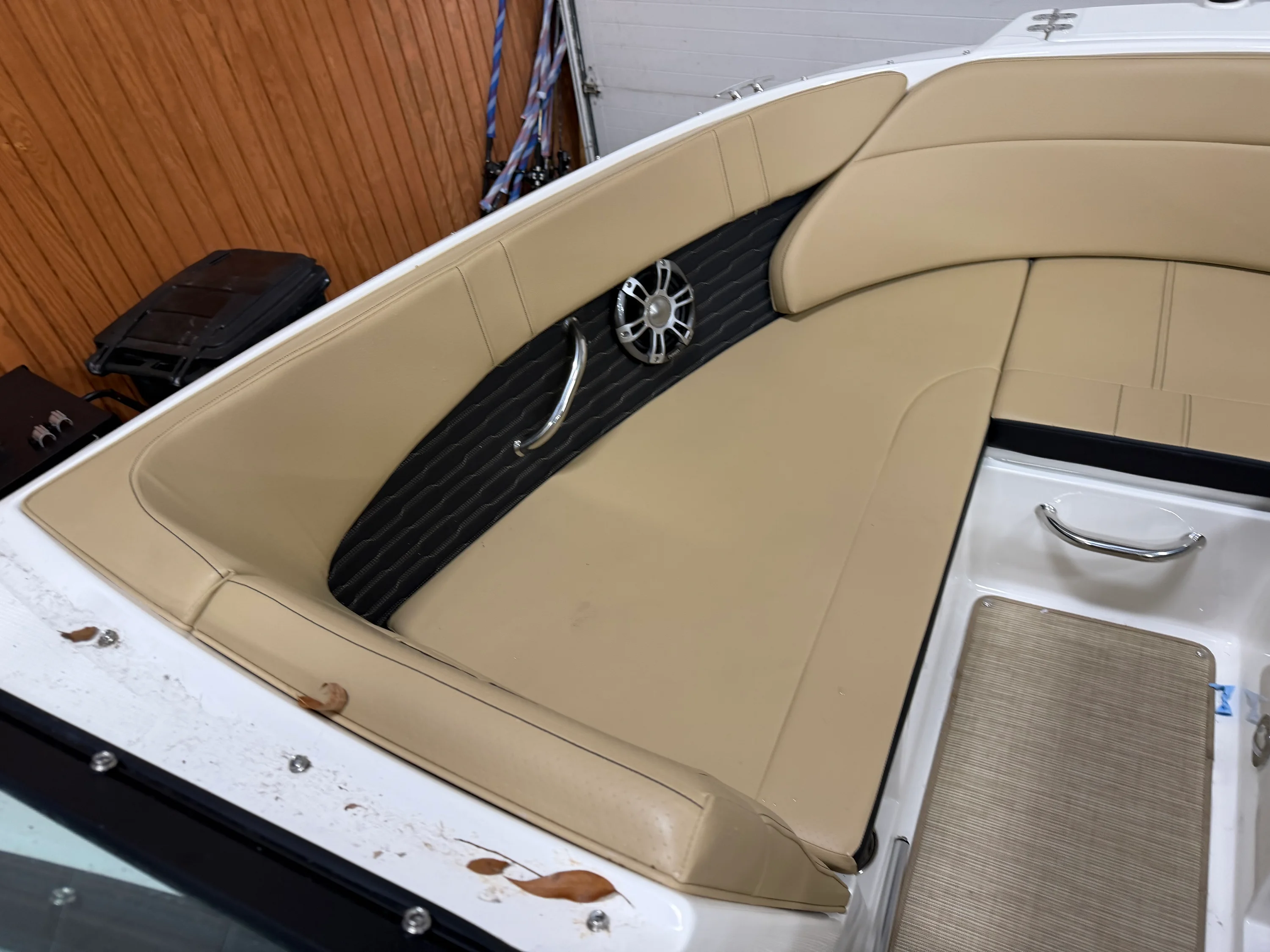 2025 Sea Ray SPX 230 Outboard Image Thumbnail #7